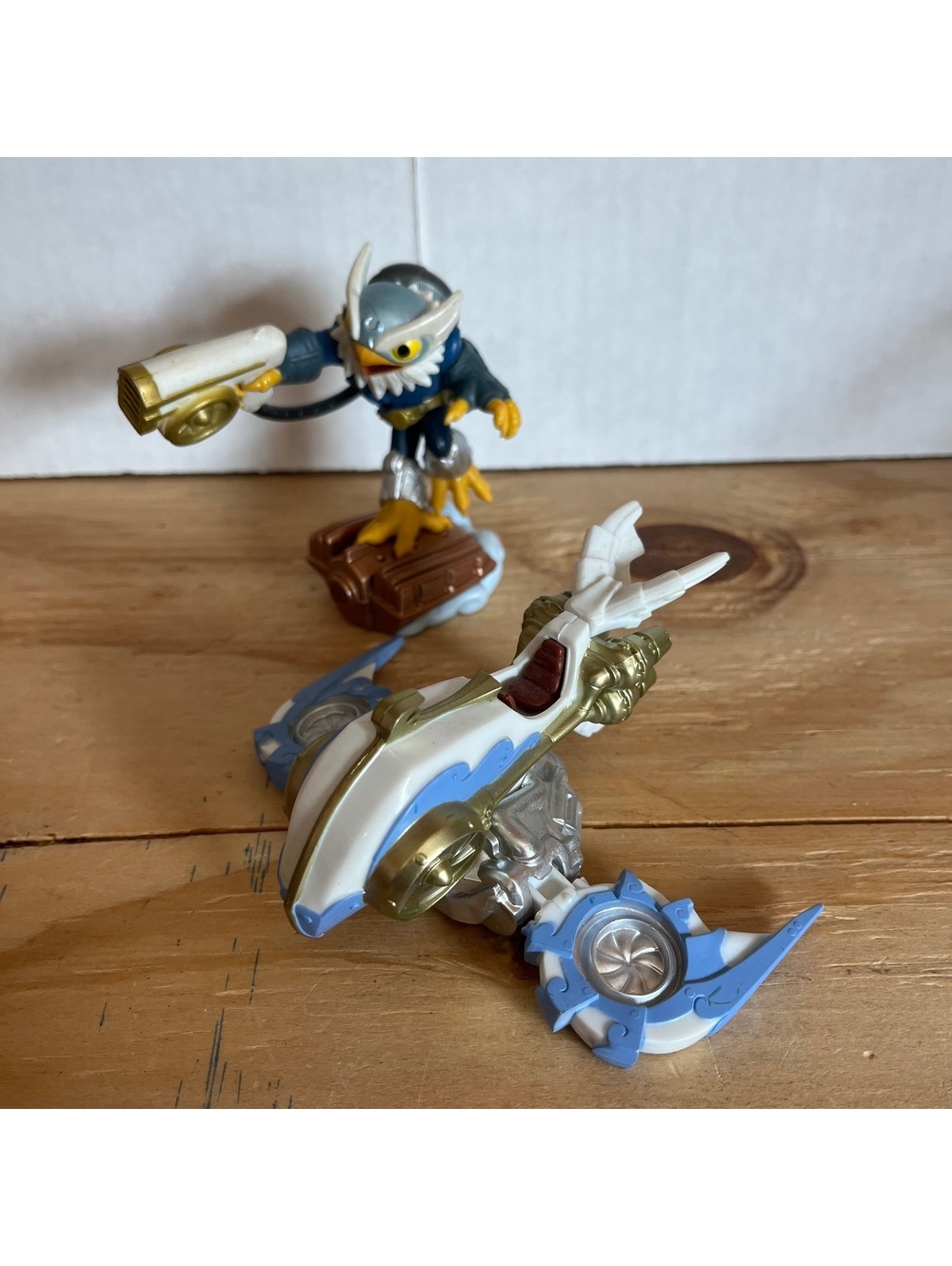 Skylanders Superchargers Lot - Hurricane Jet Vac & Jet Stream Vehicle